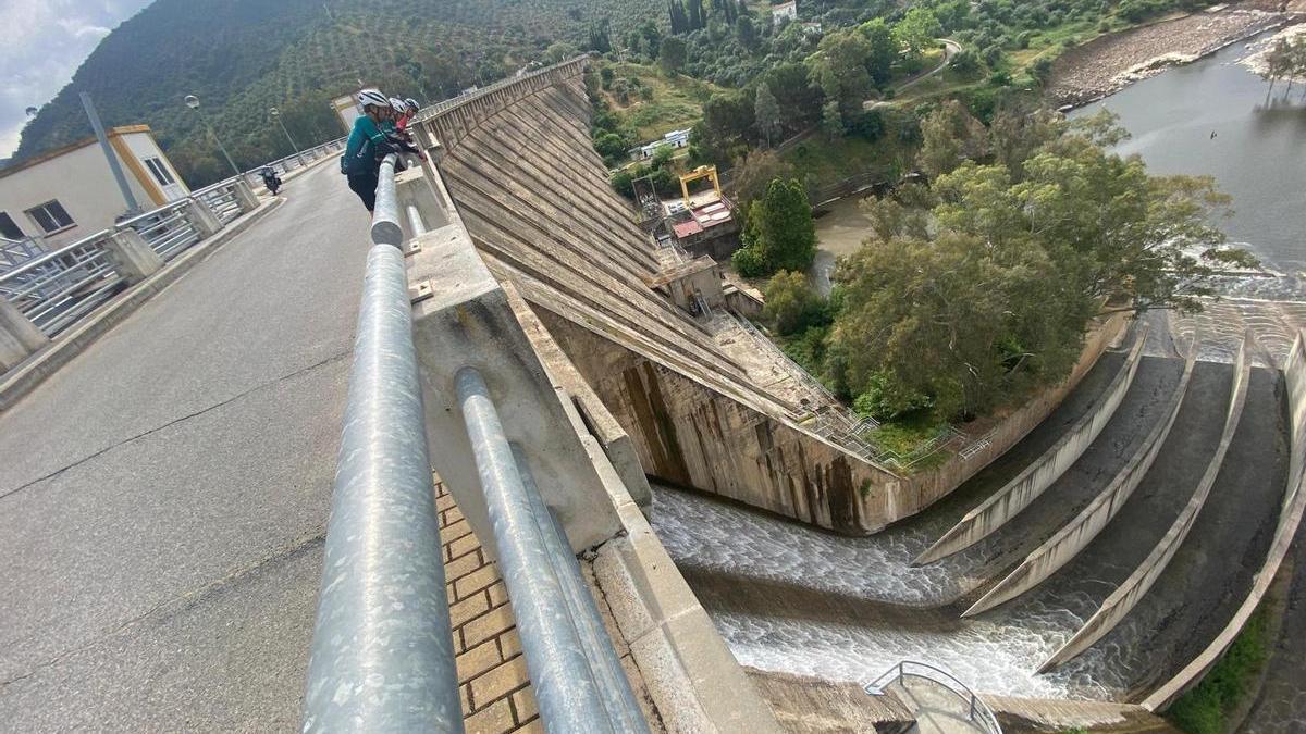 El pantano del Guadalmellato, a rebosar