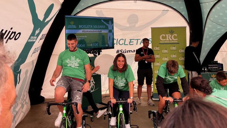 La bicicleta solidaria de Caja Rural-Seguros RGA Y CRC recauda 4.000 euros en la vuelta
