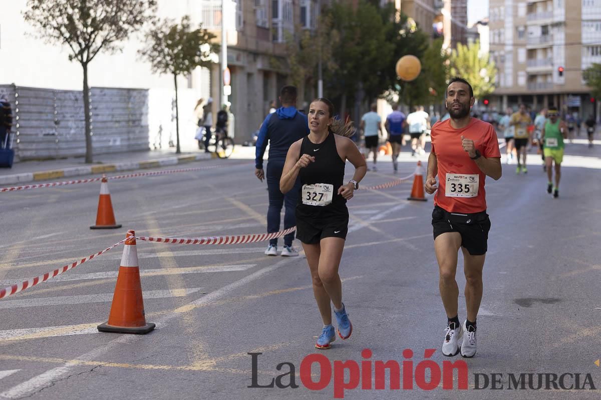 Carrera '10K Assota por ti' en Caravaca (salida y giro primera vuelta)