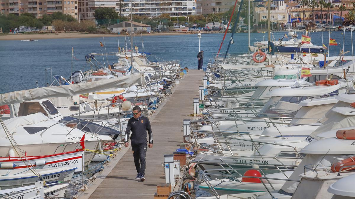 Pantalán del Club de Pesca &quot;Joaquín García&quot; de Torrevieja, en el muelle de Poniente del puerto