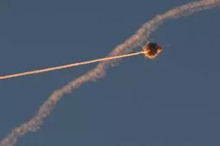 Gran ataque de Hezbolá contra el norte de Israel con 200 cohetes y más de 20 drones
