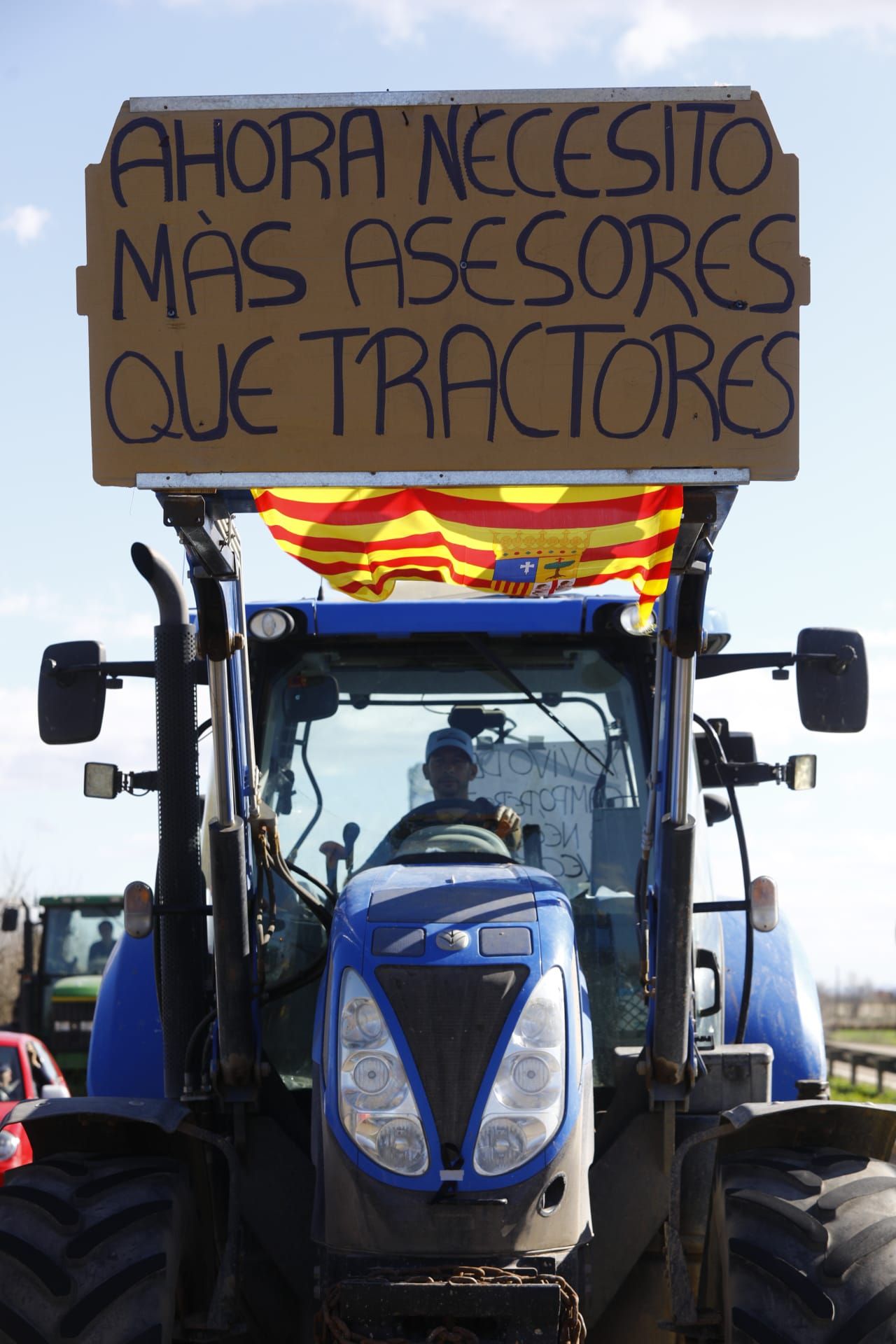 En imágenes | Tractorada en la A-68 entre Alagón y Pinseque