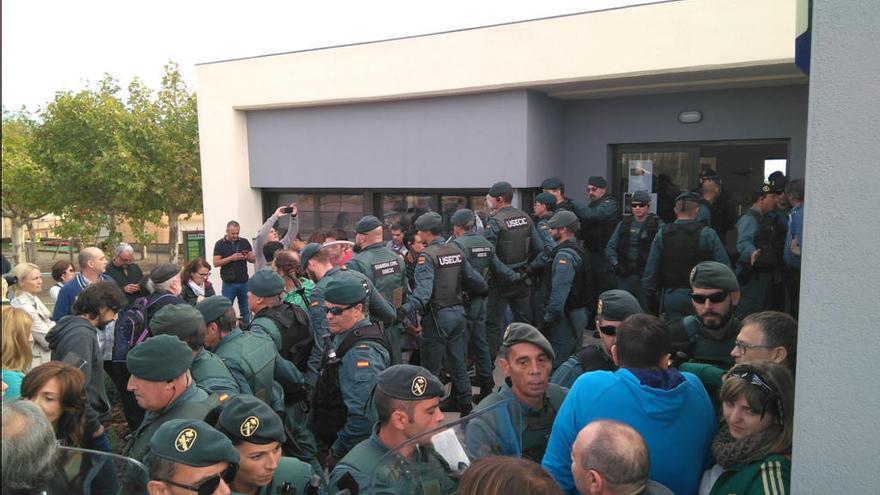 Identifiquen els responsables de la policia espanyola i la Guàrdia Civil que van carregar l&#039;1-O a Girona