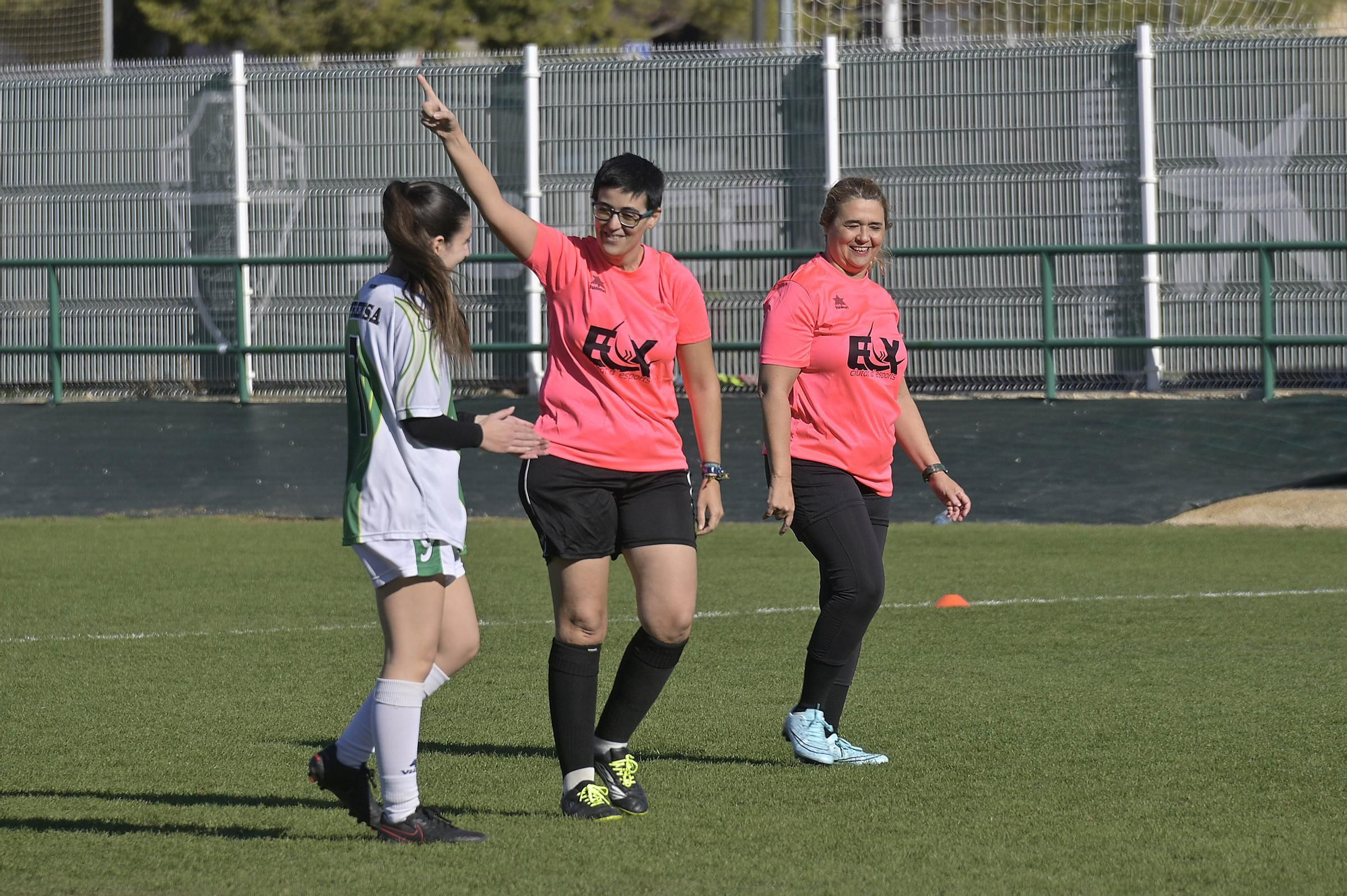 Partido de futbol benefico populares informadores