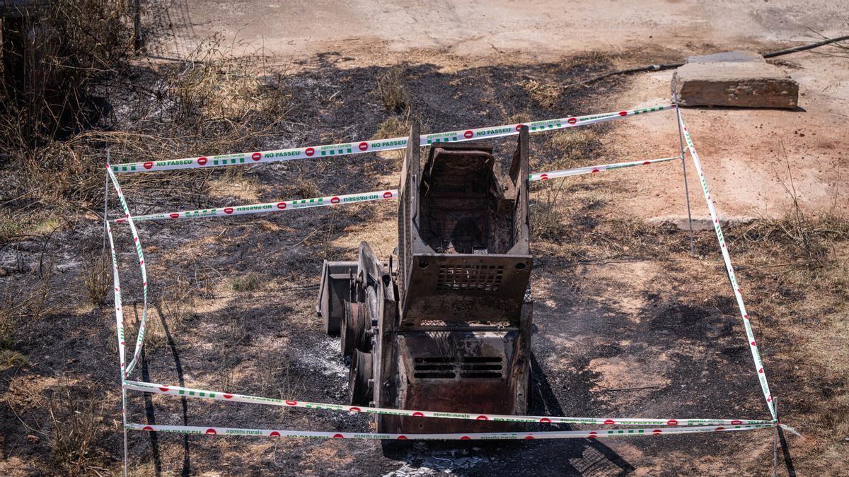Lloc on es va originar l'incendi forestal de Sentmenat, després que una excavadora s'incendiés en una explotació agrícola. Les flames es van propagar ràpidament a la massa forestal, provocant el confinament de diverses urbanitzacions i un ampli desplegament dels serveis d'emergència. A 7 de Juliol del 2026. Societat. AUTOR: MANU MITRU | EPC