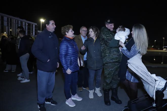 El regreso a Córdoba de la primera rotación de la Brigada 'Guzmán el Bueno' , en Letonia, en imágenes