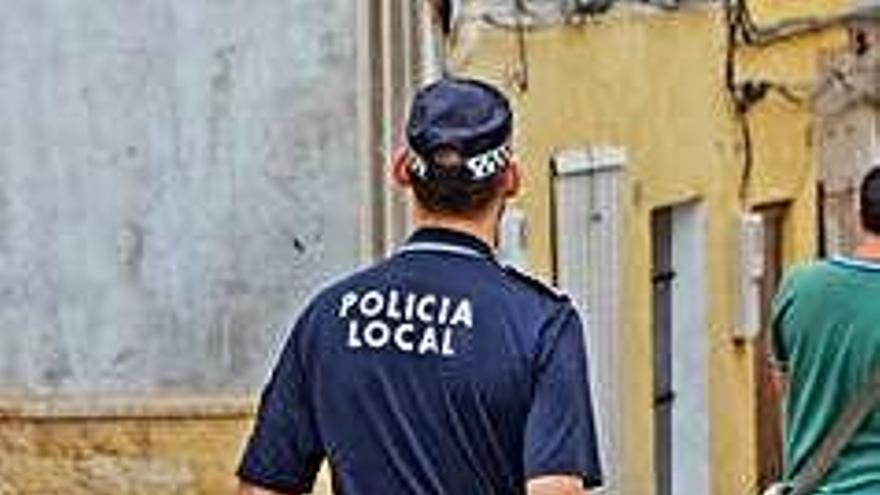 Un agente de Policía de Petrer.