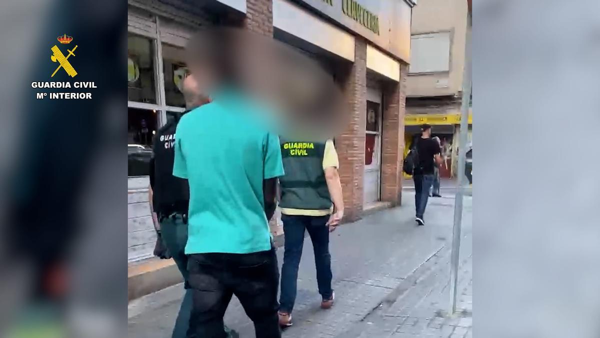 Momento de la detención del sospechoso por la muerte de un ciclista en Villamayor.