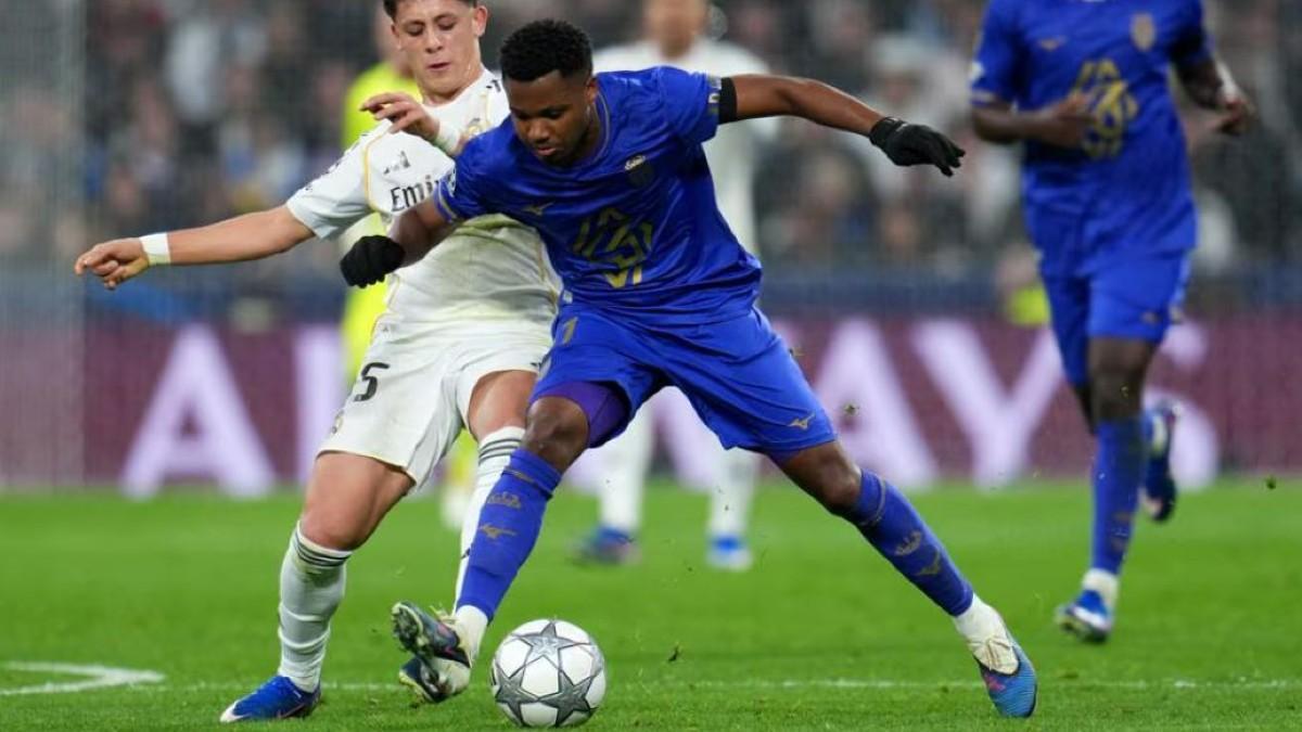 Ansu, en una acción del partido con Arda