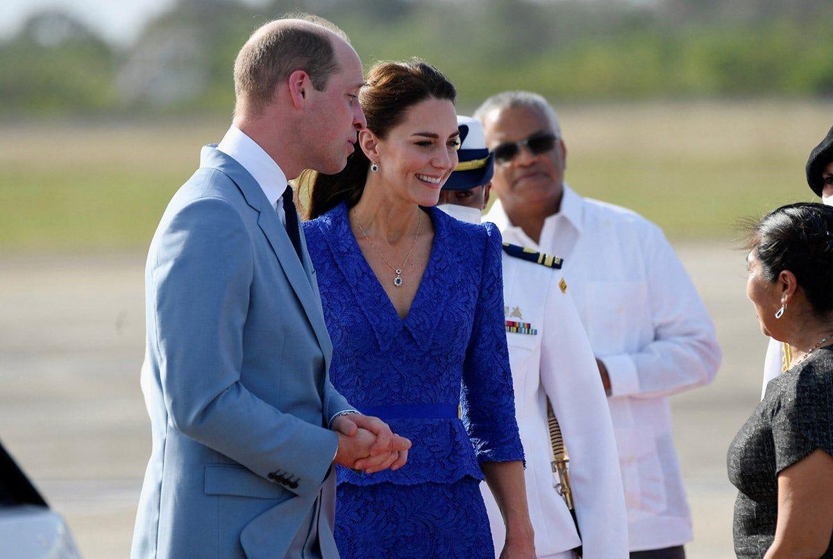 Kate Middleton con joyas de zafiro que pertenecieron a Lady Di