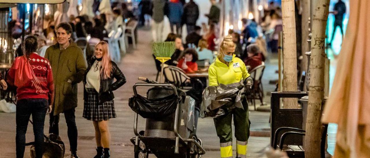 El pliego incluirá la recogida de basura y la limpieza viaria.