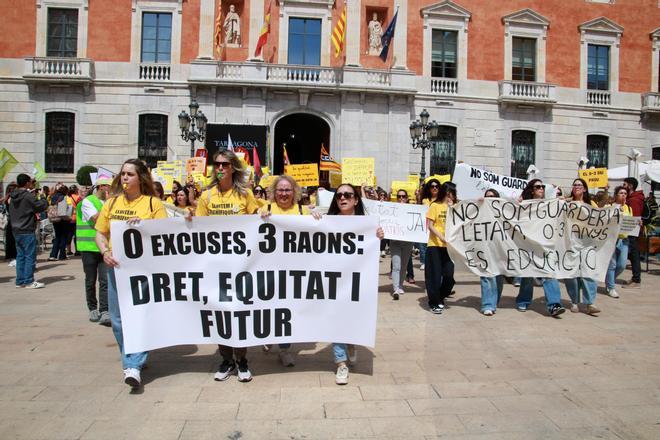Cerca de 400 educadoras protestan a Tarragona para exigir "más dignidad" y menos precarización de la etapa de 0 a 3 años