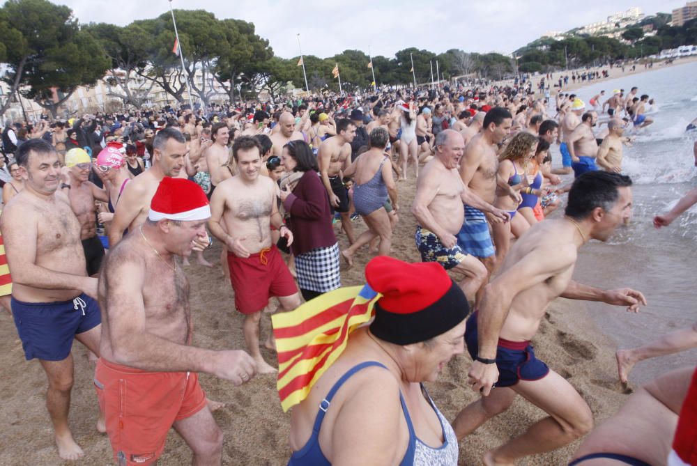 Primer bany de l'Any a 2018 - Sant Feliu de Guíxols