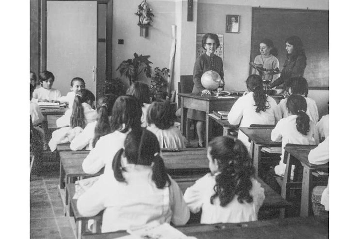 &quot;A mestra de San Cibrán&quot;. Foto recollida por  Daniel Calero del Valle (1º ESO A) para a radio escolar Onda Candeira