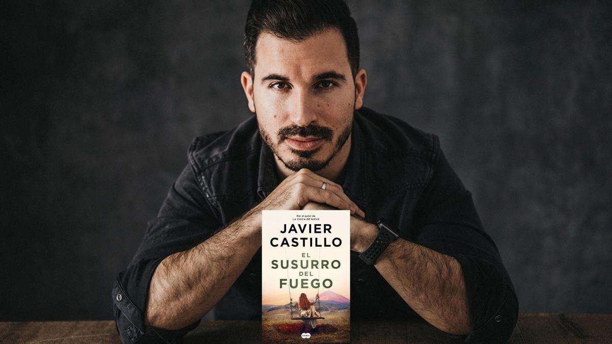 Fotomontaje de Javier Castillo junto a la portada de su nuevo libro