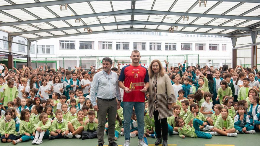Homenaje a César Carballeira en el Liceo La Paz