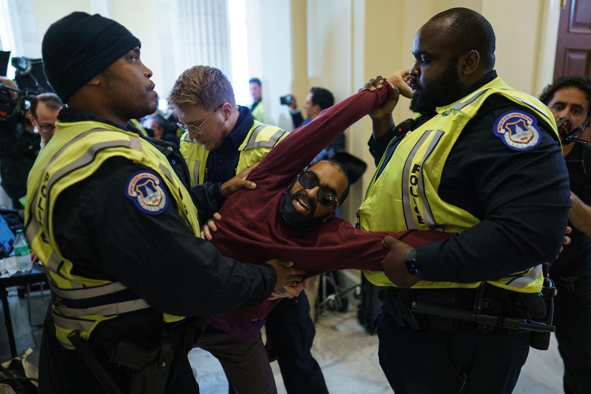 Grupos judíos protestan contra el conflicto entre Israel y Gaza en el Capitolio de Estados Unidos