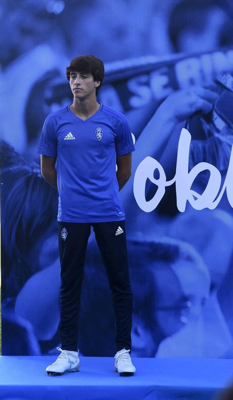 Presentación de la nueva equipación del Real Zaragoza para esta temporada