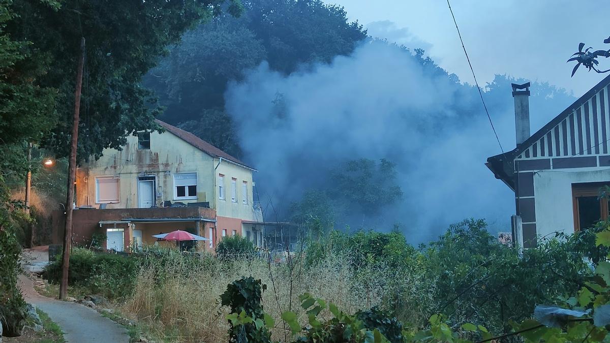 Finca y zona de vegetación de Río Frío donde se originó el fuego.