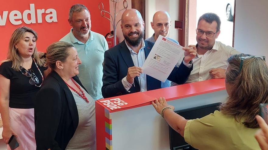 Iván Puentes registrando este viernes su candidatura para concurrir a las elecciones municipales por el PSOE.