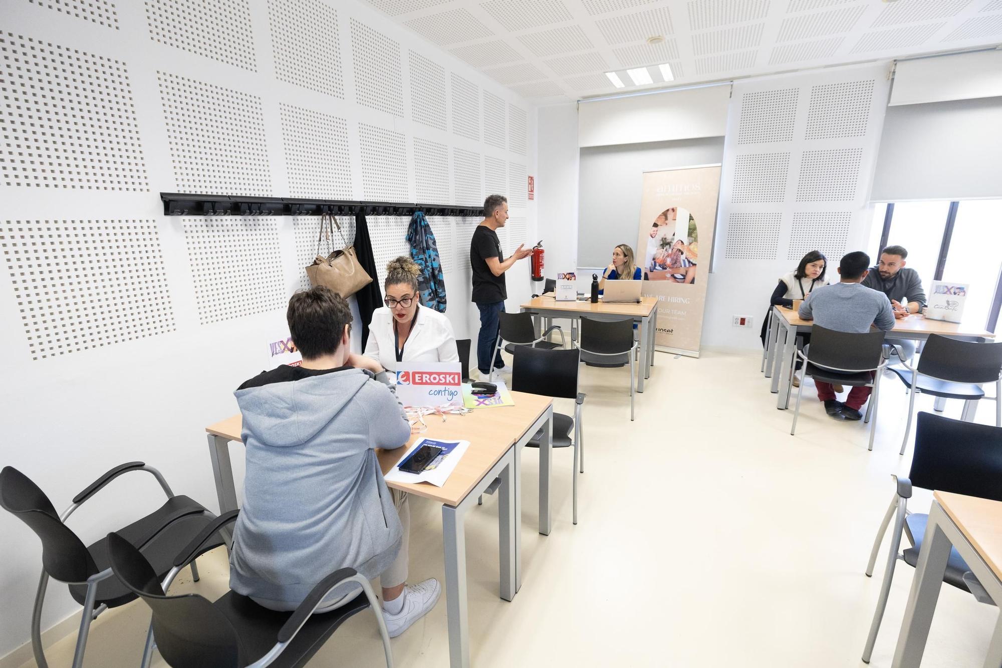 Galería: Feria de trabajo en la sede de la UIB de Ibiza
