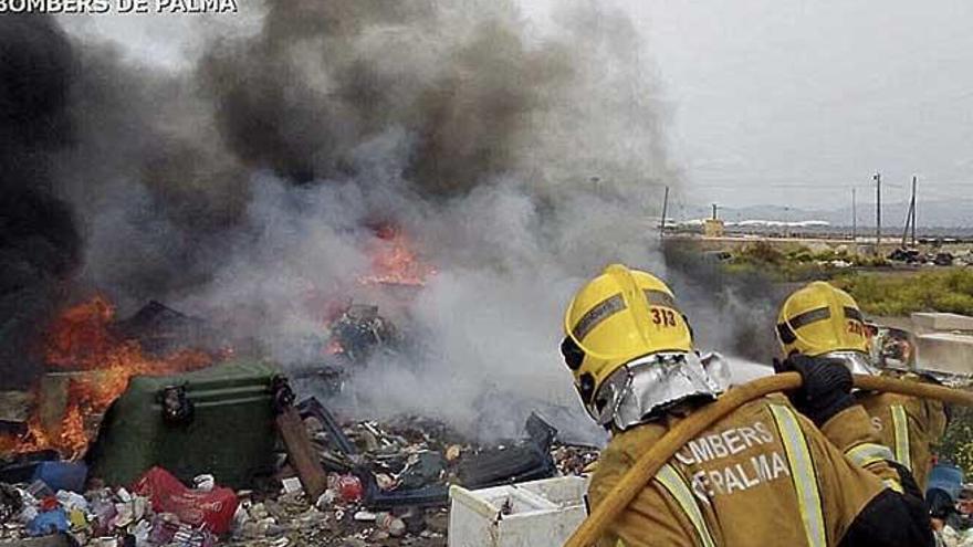 Incendio de basura en Son Banya