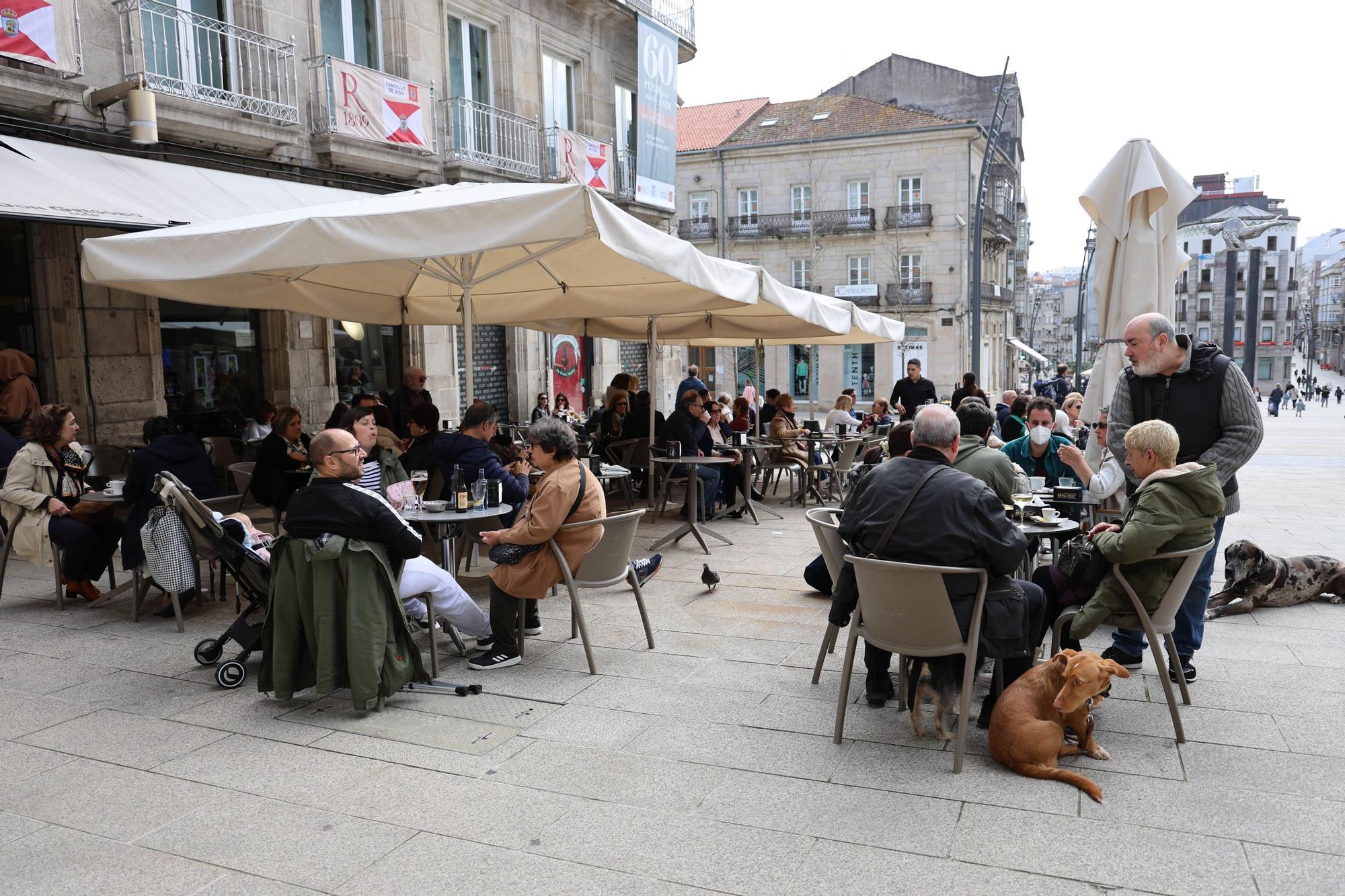 Día dos de la invasión francesa: las tropas de Napoleón no frustran la fiesta a los vigueses