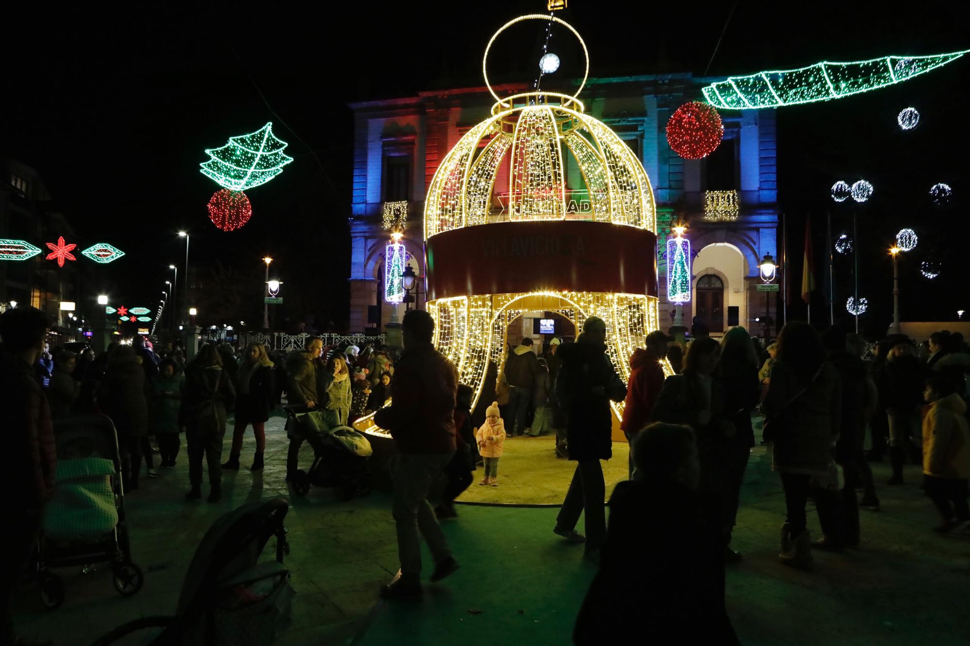 Así fue el encendido del alumbrado navideño en Villaviciosa