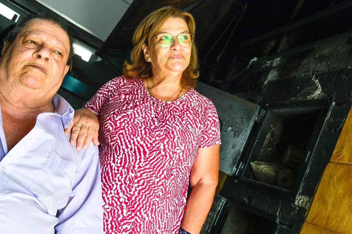 Antonio Vicente, panadero de Fataga, se jubila