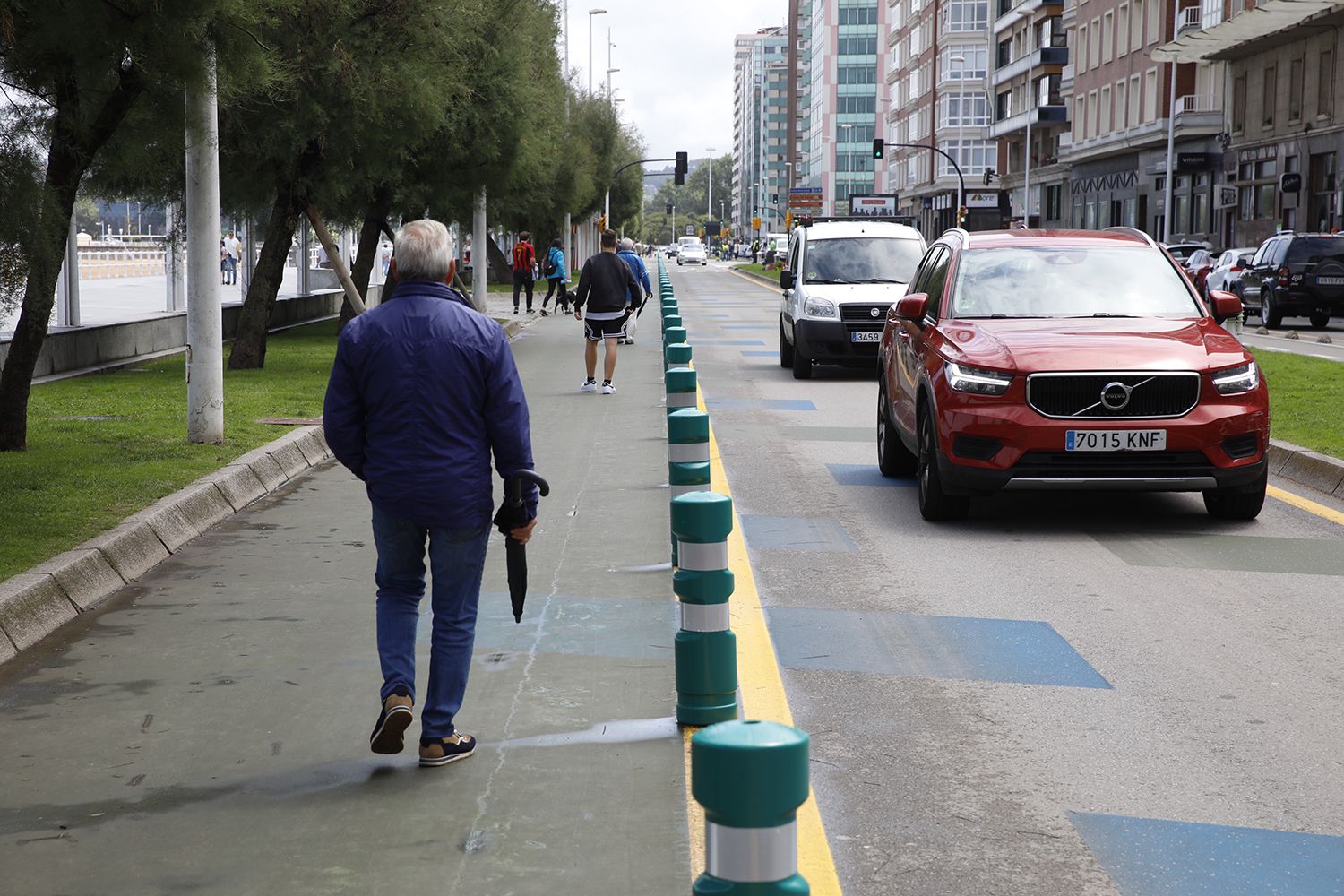 En imágenes: así ha sido la reapertura al tráfico del "cascayu" de Gijón