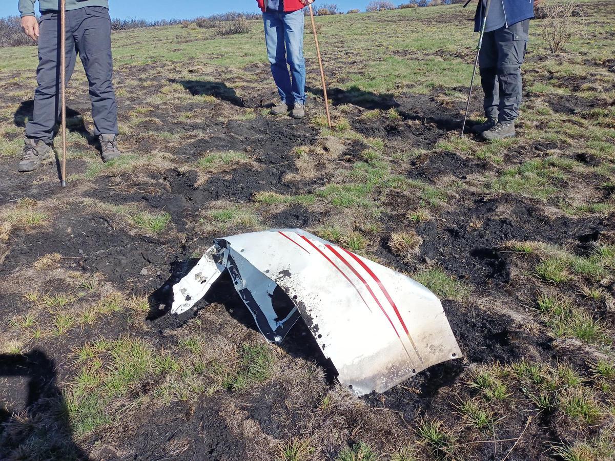 Repuesto el monolito y rescatadas piezas del avión siniestrado en Moncalvo