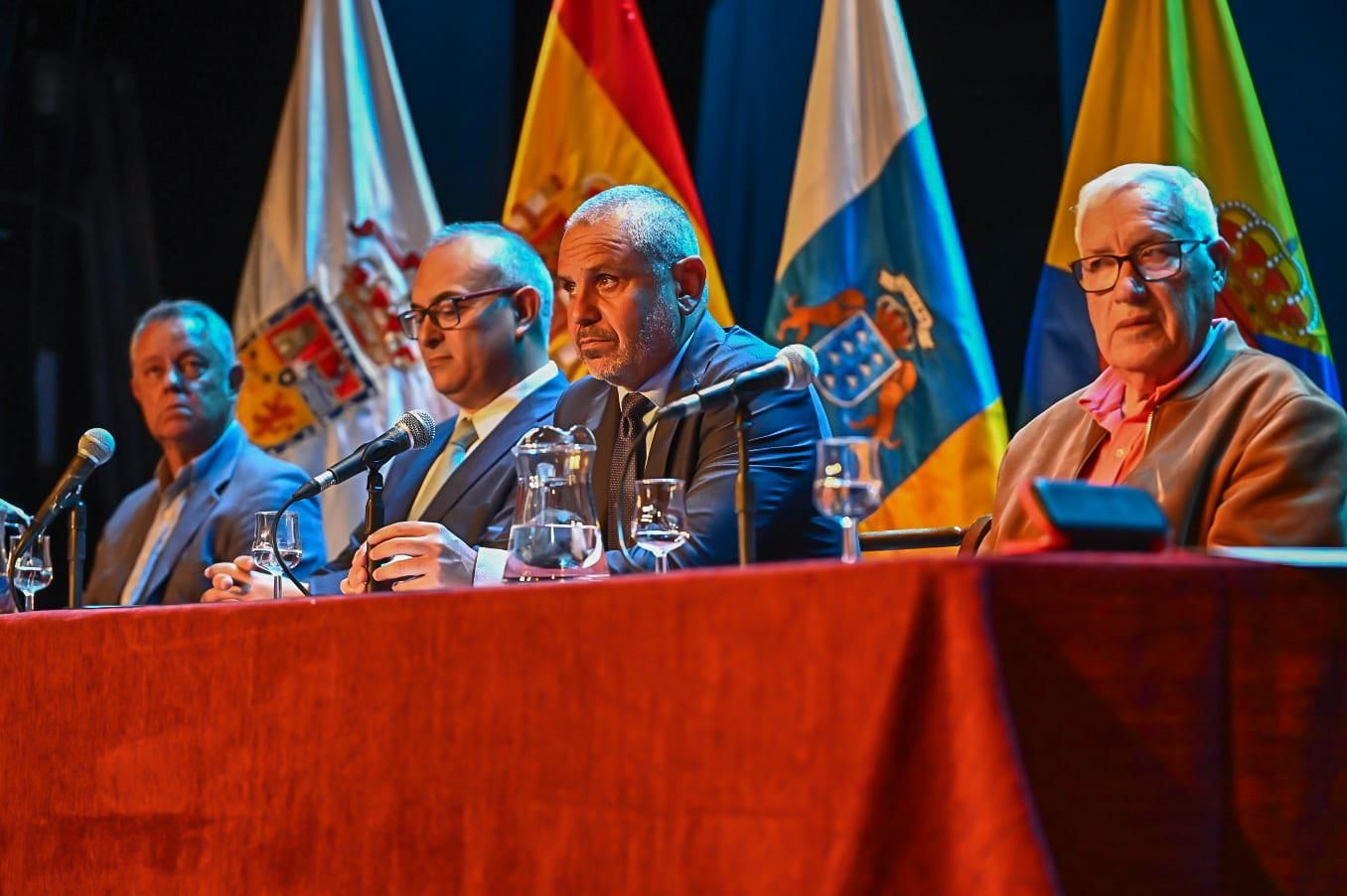 Homenaje a Don Pedro González Sosa y reconocimiento al nuevo cronista oficial