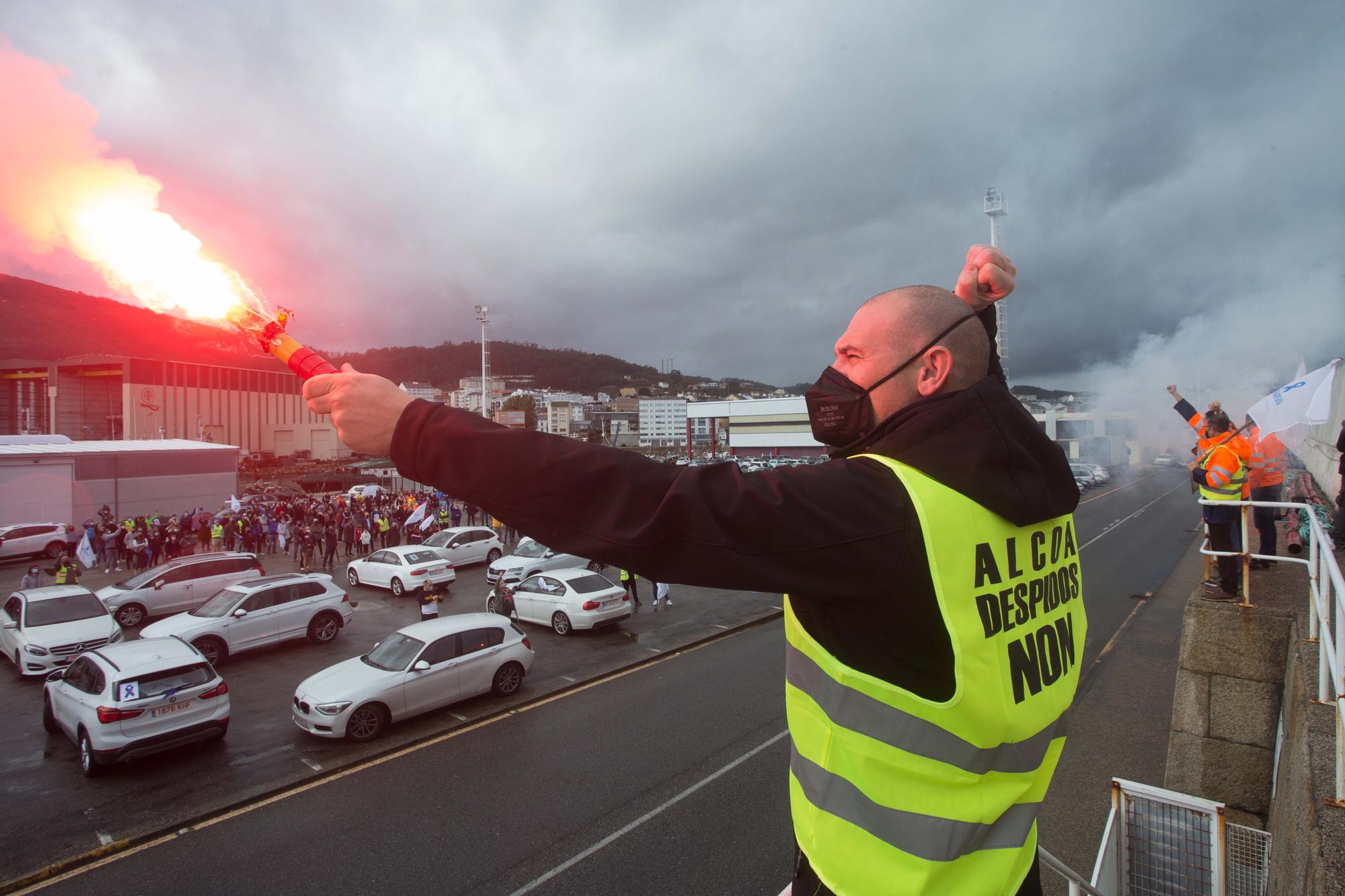 Mil vehículos en la caravana de Alcoa con el lema &#039;Enerxía solución&#039;