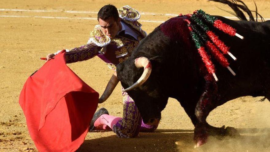 El Fandi cumple con lo previsto y abre la puerta grande