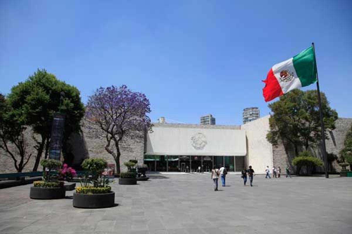 Entrada del Museo Nacional de Antropología
