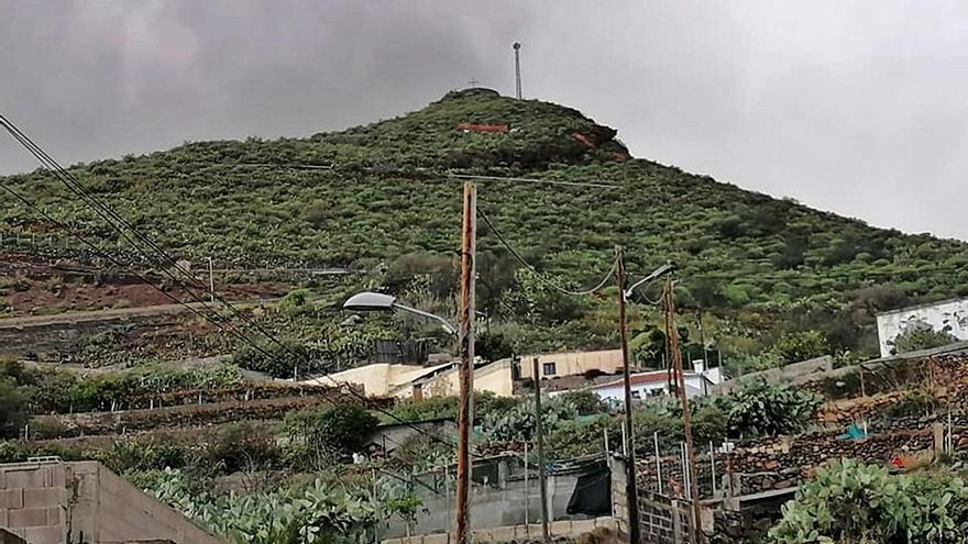 Torre emplazada en El Picacho.