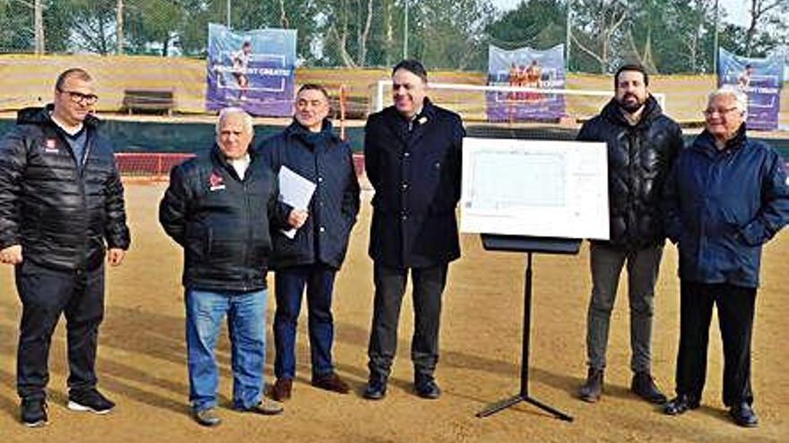 Presentació del projecte d&#039;instal·lació de la gespa artificial, el gener del 2018