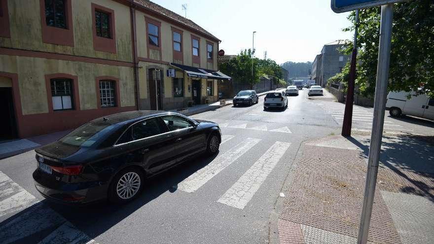 Calle de La Paloma que conecta Monte Porreiro con Mourente y que se cierra al tráfico. // Gustavo Santos