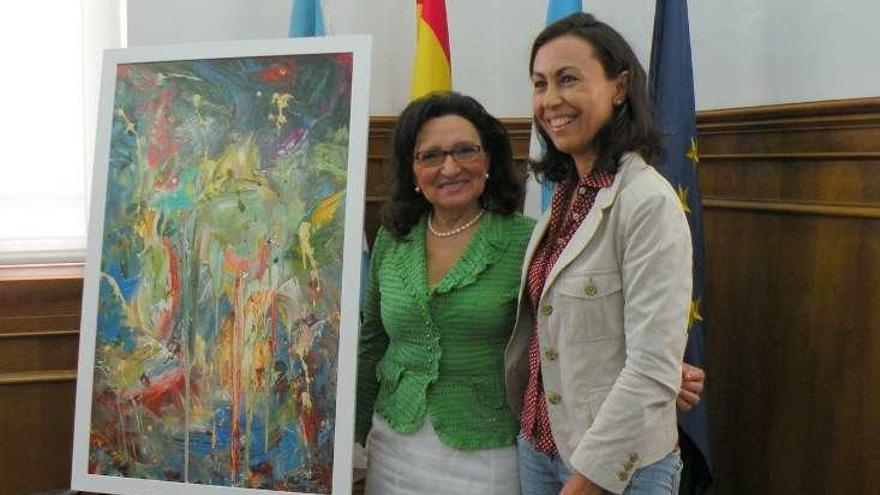 La alcaldesa María Ramallo recibió ayer a la artista. // FdV