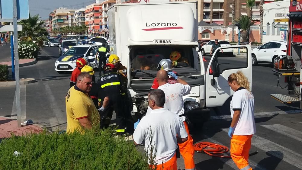 Accidente con dos camiones en Torrevieja