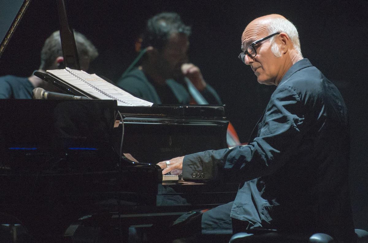 Ludovico Einaudi: Componer una ópera sobre la inmigración era para mí un  deber moral