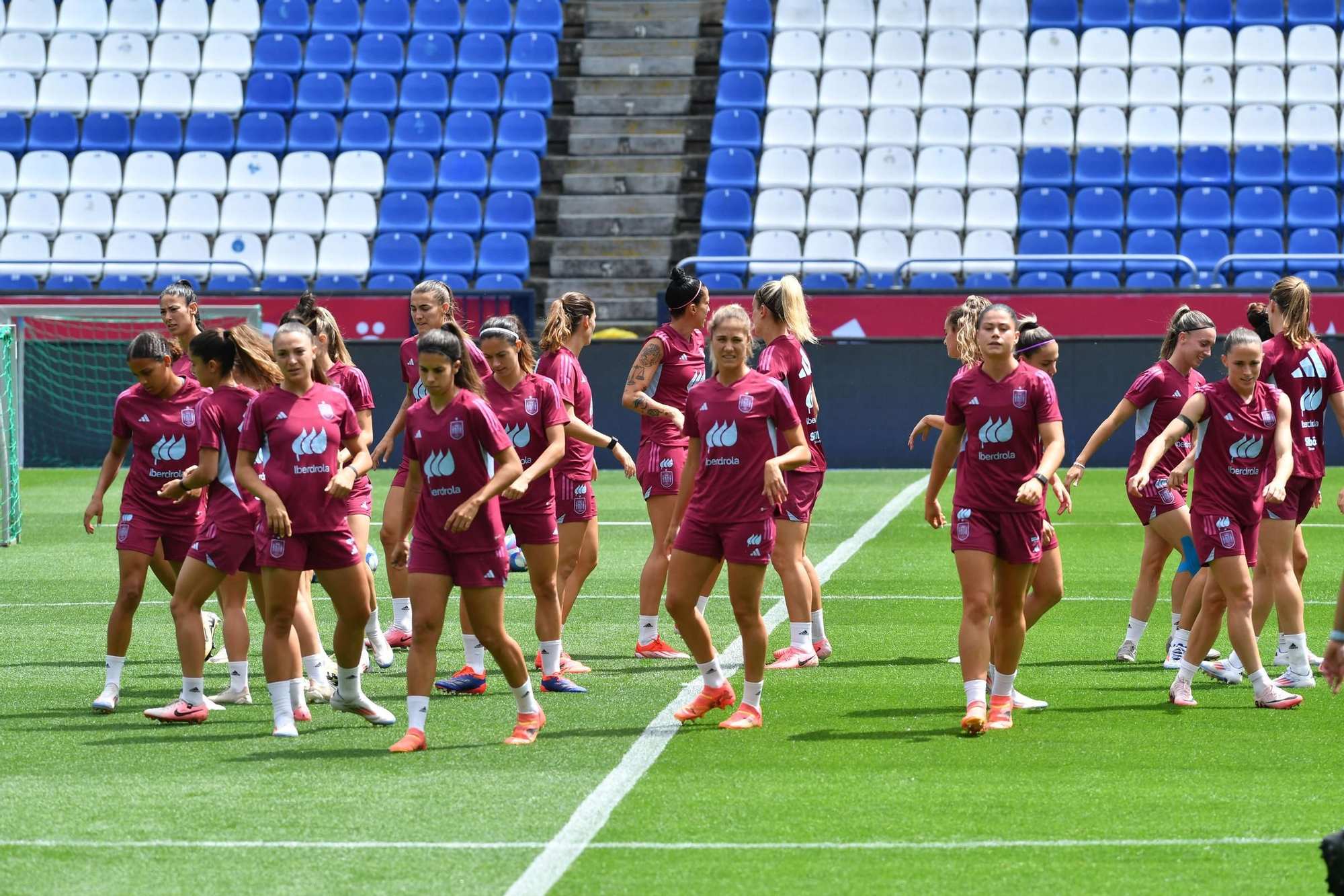 Entrenamiento de la selección femenina de fútbol en Riazor