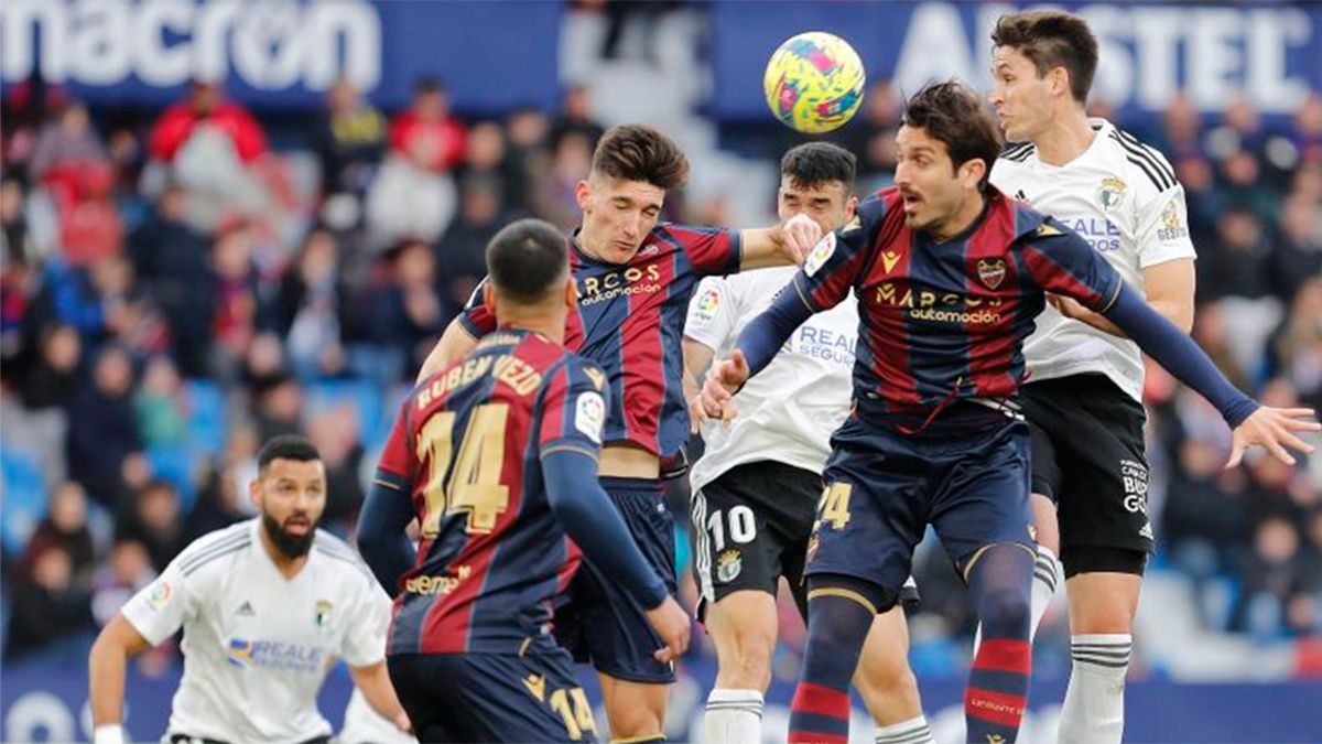 Resumen, goles y highlights del Mirandés 1 - 3 Alavés de la jornada 25 de LaLiga Smartbank