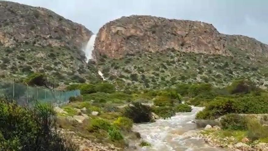 Cascada en el Barranc de Picano en la Sierra de Santa Pola