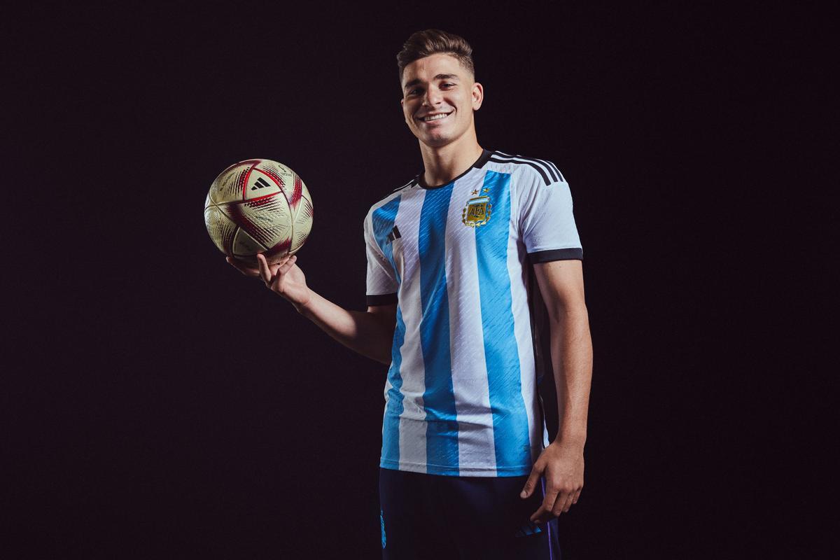 Argentina ya posa con el balón de la final