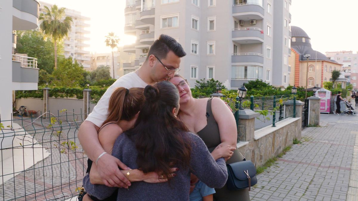 In Folge 4 muss Danni Büchner ihre drei größten Kinder trösten.