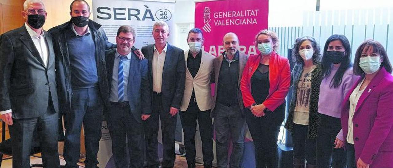 Participantes de la jornada sobre economía sostenible de Será Horta Sud 2030 realizada en el centro de formación profesional de Catarroja. | P.O.