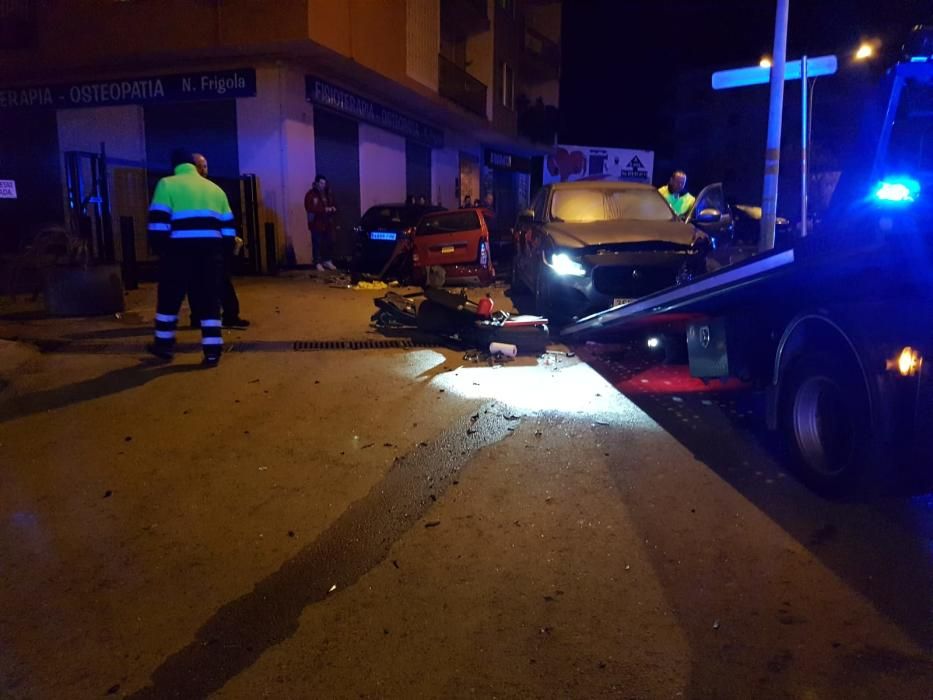 Un conductor begut i drogat s'accidenta i provoca moltes destrosses a Figueres