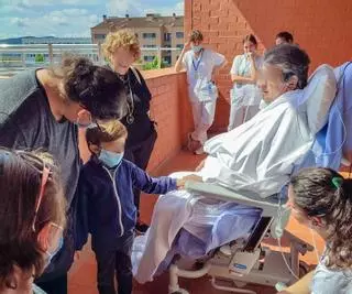 L'hospital d'Igualada treu un pacient de l'UCI perquè pugui veure el seu net menor