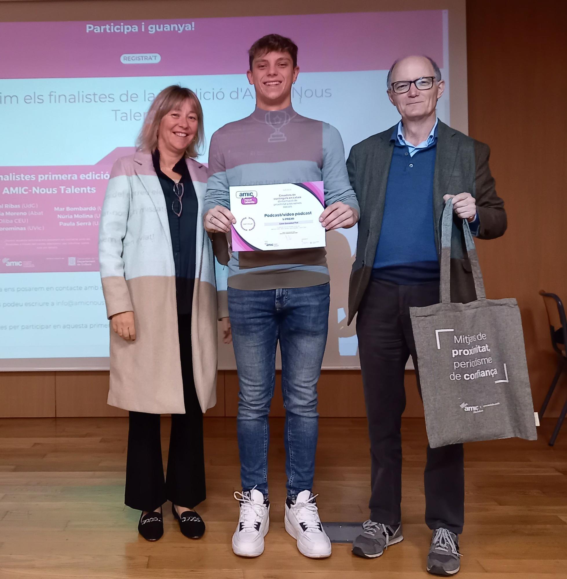 Tres estudiantes de Comunicación del CESAG ganan el premio AMIC-Nous Talents